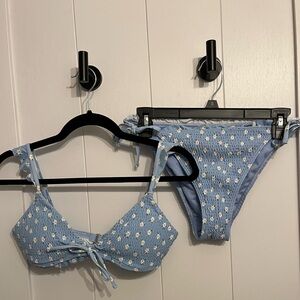 High hip, cheeky bikini from Hollister- blue with daisys